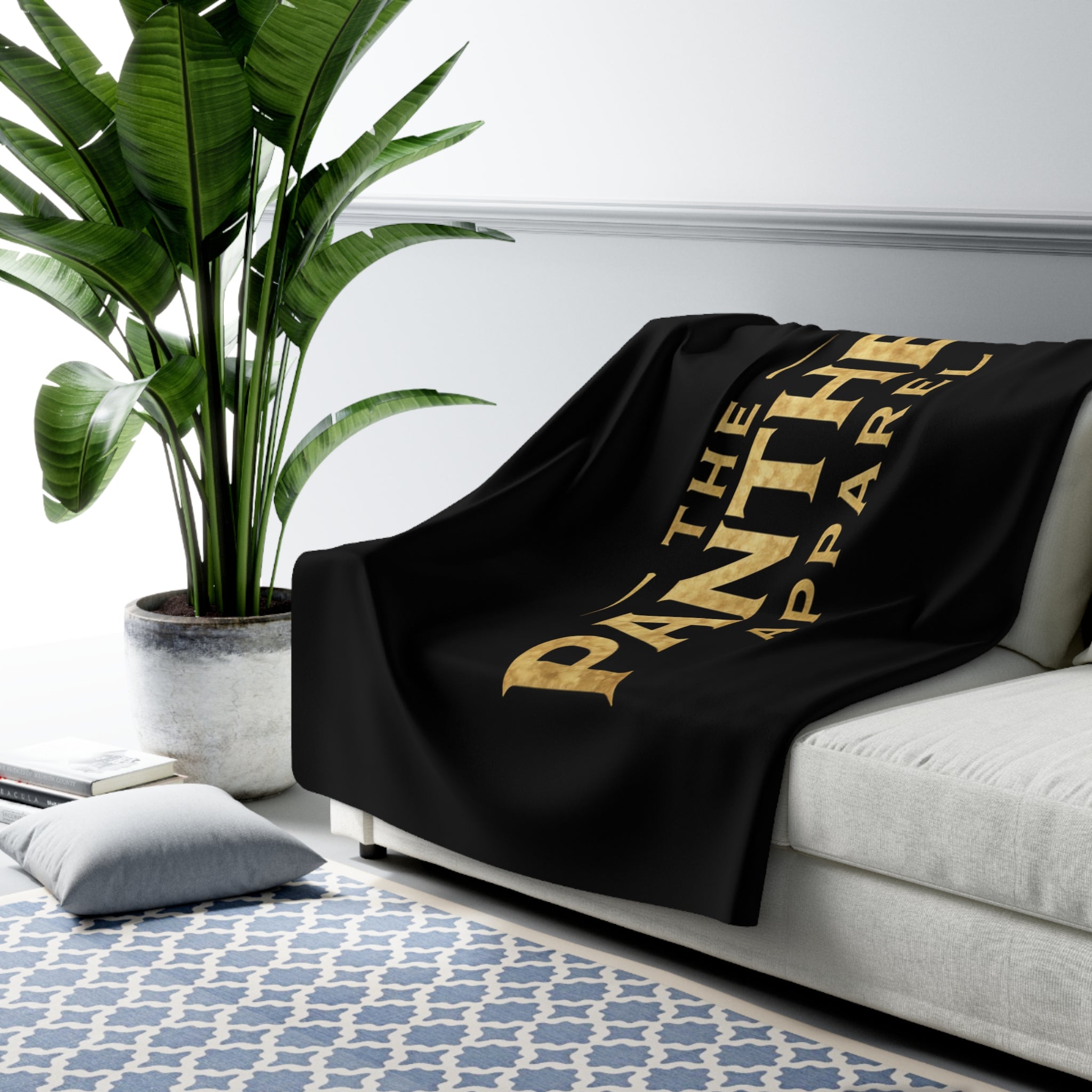 Panther Apparel Sherpa Fleece Blanket — Cozy Black & Gold Logo Throw